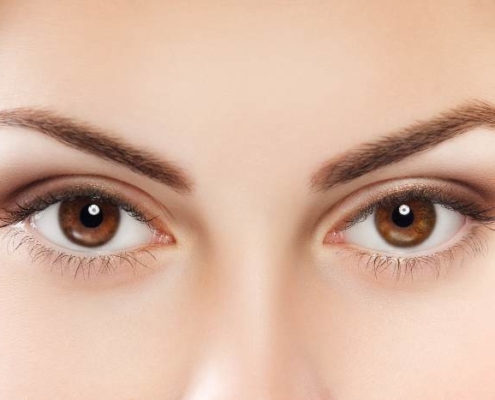 womans-brown-eyes